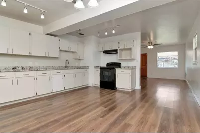 3907 W Pine Street, Tampa, FL 33607 - Photo 4