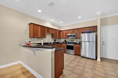 184 Valencia Circle, Saint Petersburg, FL 33716 - Photo 8