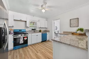 5627 Commonwealth Ave N, Saint Petersburg, FL 33703 - Photo 8