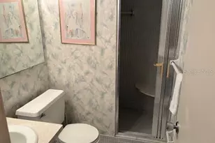 4700 Cove Cir, Saint Petersburg, FL 33708 - Photo 8