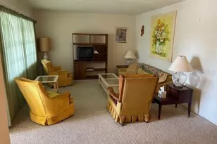 4700 Cove Cir, Saint Petersburg, FL 33708 - Photo 4