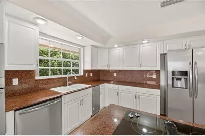 6107 Marbella Boulevard, Apollo Beach, FL 33572 - Photo 24
