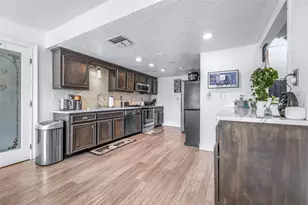 1165 Port Ct, Spring Hill, FL 34606 - Photo 16