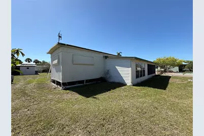 105 Saint Martins Way, Apollo Beach, FL 33572 - Photo 2