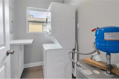 4027 7th Street S, Saint Petersburg, FL 33705 - Photo 16