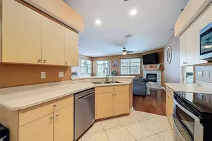 1828 Sunrise Dunes Ct, Tarpon Springs, FL 34689 - Photo 14