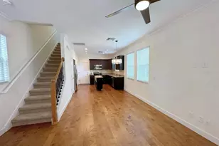 633 Jetstar Ln, Oldsmar, FL 34677 - Photo 4