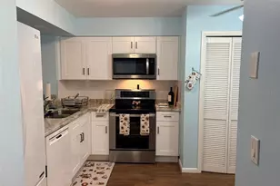 16302 Rambling Vine Dr W, Tampa, FL 33624 - Photo 6