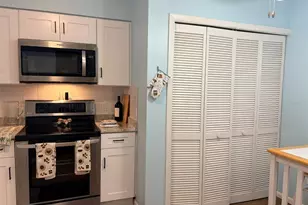 16302 Rambling Vine Dr W, Tampa, FL 33624 - Photo 10