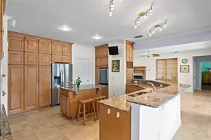 13548 Lake Magdalene Dr, Tampa, FL 33613 - Photo 20
