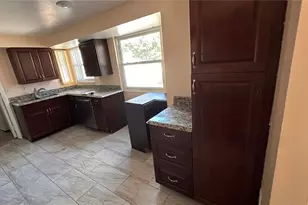 6204 38th Ave W, Bradenton, FL 34209 - Photo 8