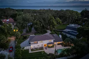 1835 Serpentine Dr S, Saint Petersburg, FL 33712 - Photo 1