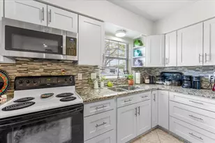 266 Sky Loch Dr W, Dunedin, FL 34698 - Photo 14