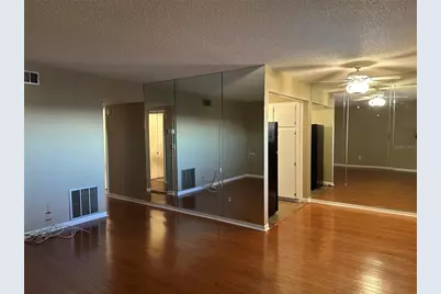 209 NE Lincoln Circle N #406, Saint Petersburg, FL 33702 - Photo 4