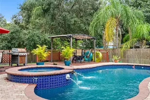 10407 N Woodmere Rd, Tampa, FL 33617 - Photo 8