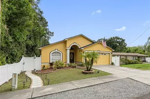 10407 N Woodmere Rd, Tampa, FL 33617 - Photo 4