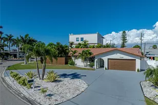 7125 S Shore Dr S, South Pasadena, FL 33707 - Photo 2