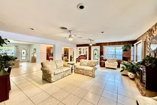 9970 54th Ave N, Saint Petersburg, FL 33708 - Photo 10