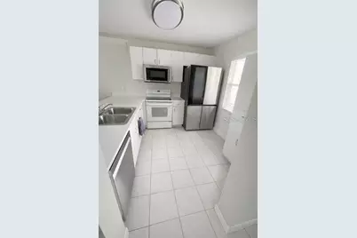 9030 Lake Place Lane, Tampa, FL 33634 - Photo 4