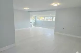 37414 Northside Dr, Zephyrhills, FL 33541 - Photo 8