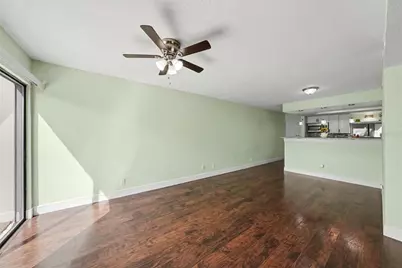 8606 Palm Lane #116, Temple Terrace, FL 33637 - Photo 4