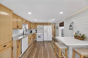 37036 8th Ave, Zephyrhills, FL 33542 - Photo 16