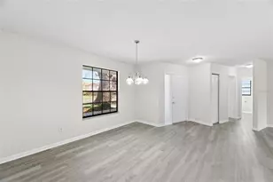 727 Isleton Dr, Brandon, FL 33511 - Photo 8