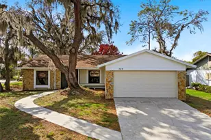 727 Isleton Dr, Brandon, FL 33511 - Photo 2