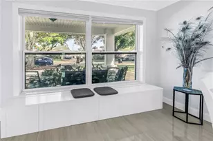 2898 56th Ln N, Saint Petersburg, FL 33710 - Photo 8