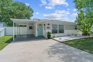 6841 13th St N, Saint Petersburg, FL 33702 - Photo 1