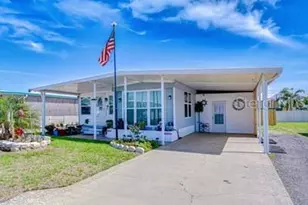 35148 Ada Ave, Zephyrhills, FL 33541 - Photo 4