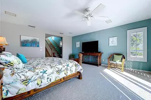 7711 Bayshore Dr, Treasure Island, FL 33706 - Photo 18
