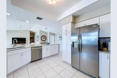 7711 Bayshore Drive, Treasure Island, FL 33706 - Photo 14