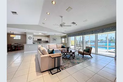 7711 Bayshore Drive, Treasure Island, FL 33706 - Photo 10