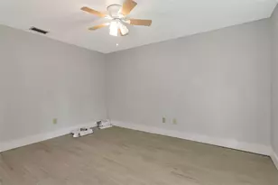 2826 W Shelton Ave, Tampa, FL 33611 - Photo 34
