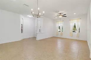 1214 Florablu Dr, Seffner, FL 33584 - Photo 10