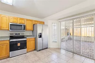 10462 Blackmore Dr, Tampa, FL 33647 - Photo 12