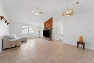 2007 Golf View Dr, Dunedin, FL 34698 - Photo 4