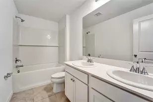 6803 Branham Mill Ct, Zephyrhills, FL 33542 - Photo 22