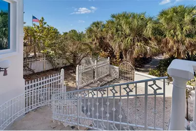 2811 Sunset Way, Saint Pete Beach, FL 33706 - Photo 10