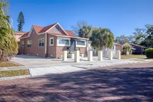 675 16th Ave S, Saint Petersburg, FL 33701 - Photo 1