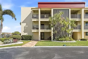868 Bayway Blvd, Clearwater Beach, FL 33767 - Photo 2