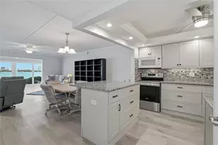 868 Bayway Blvd, Clearwater Beach, FL 33767 - Photo 4