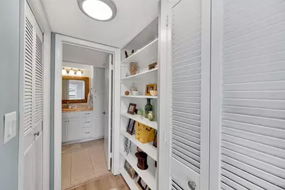 4900 Brittany Drive S #301, Saint Petersburg, FL 33715 - Photo 14