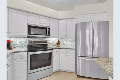 8870 Huntington Pointe Drive, Sarasota, FL 34238 - Photo 10