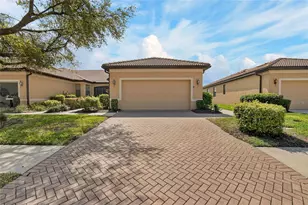 210 Shell Falls Dr, Apollo Beach, FL 33572 - Photo 1