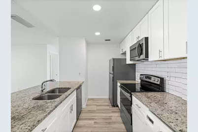 9940 7th Way N #204, Saint Petersburg, FL 33702 - Photo 10