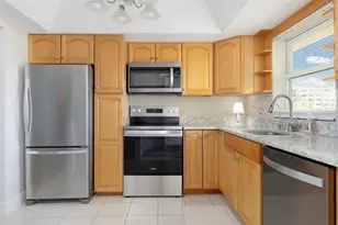 4725 Cove Cir, Saint Petersburg, FL 33708 - Photo 8