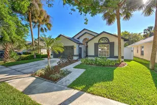 6910 Jamestown Manor Dr, Riverview, FL 33578 - Photo 2