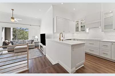 625 Tropical Breeze Way, Tampa, FL 33602 - Photo 2